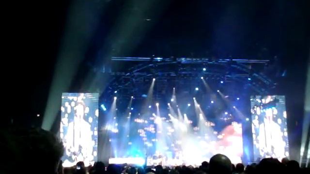 Paul McCartney - Wonderful Christmas Time - Good Evening, London! 2009 смотреть онлайн