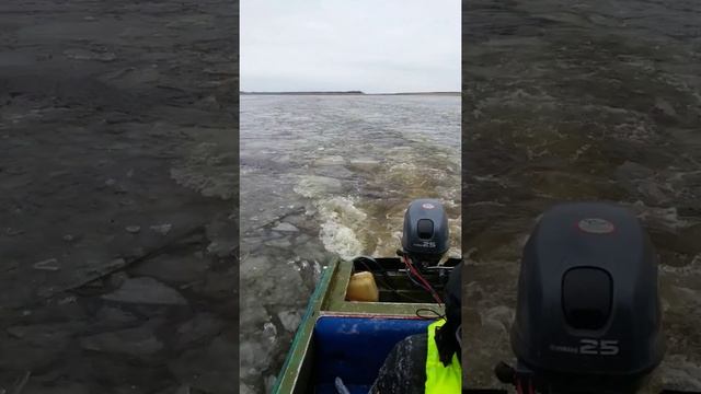 На лодке по льду как ледокол смотреть онлайн