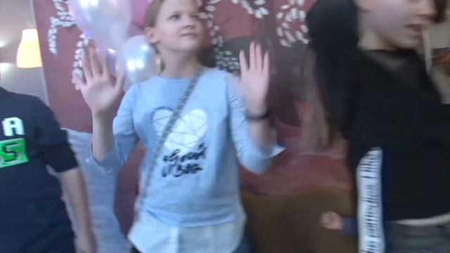 YouTube вечеринка в антикафе НЕвзрослые. Ульяна 10 лет. смотреть онлайн