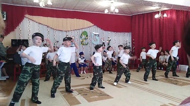 23 Февраля Утренник ко дню защитников отечества Мальчики танцуют День мужчин и мальчиков Детский са смотреть онлайн