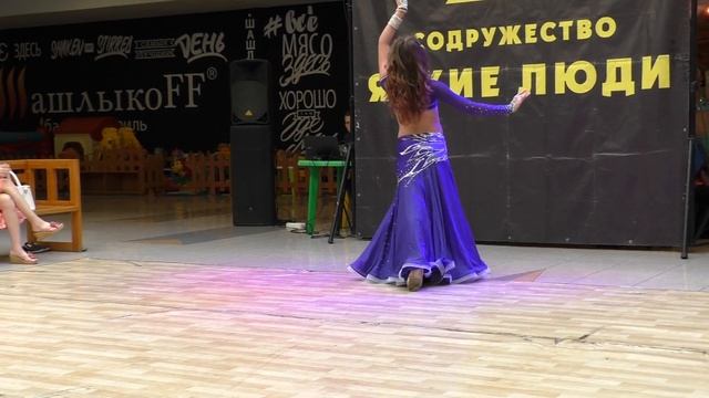 Arabic dance - Восточный танец / Выступает Макеева Полина / Musical Novokuznetsk смотреть онлайн