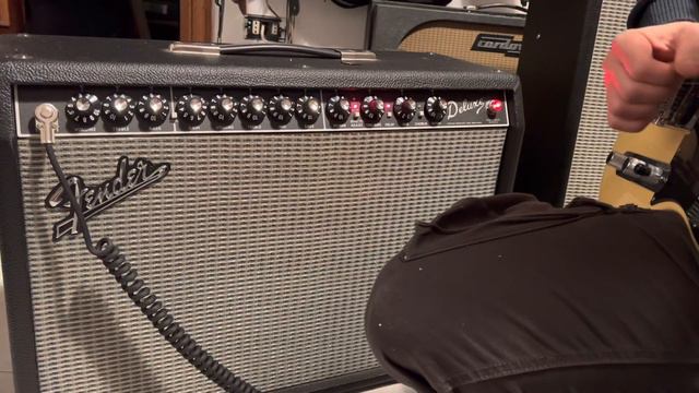 Fender Deluxe VM Vintage Modified 2-Channel 40-Watt 1x12" Guitar Combo 2009 - 2012 смотреть онлайн