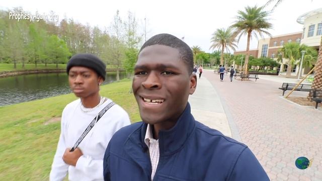 UCF Students React To Kanye West’s Sunday Services, I Am A God. Eyes Opened To Truth смотреть онлайн