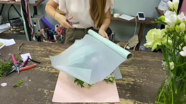 Быстрая упаковка букета на 37 р/ Бюджетный букет для подруги/ Вариант букета на 1 ое сентября смотреть онлайн