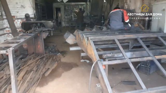 Производство металлических лестниц | Лестницы для дома смотреть онлайн