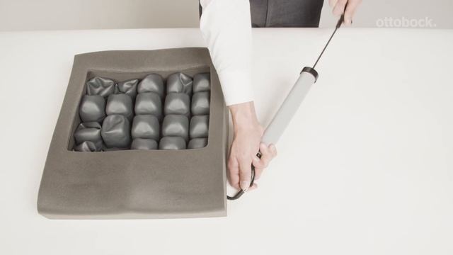 Terra Flair cushion - How to start to use the cushion - Pump up the air | Ottobock смотреть онлайн