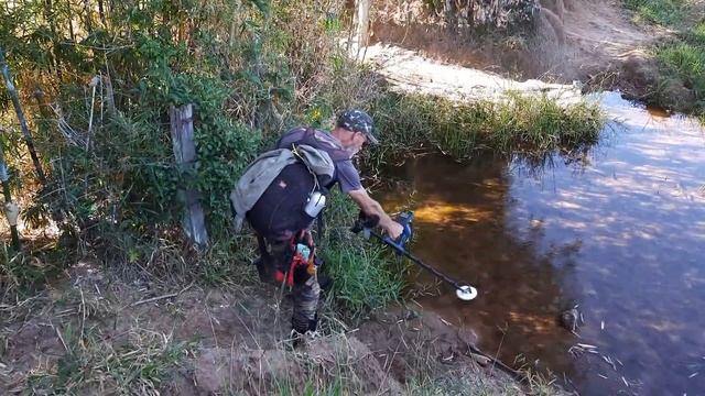 O que será que vou achar na trilha da cachoeira (Gold Monster 1000) смотреть онлайн