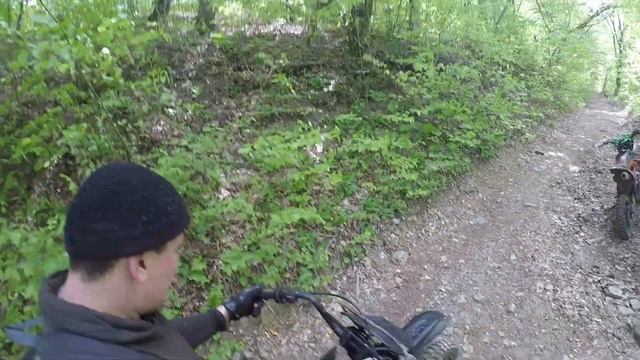 покатушка на ВОДОПАД НА ПИТБАЙКАХ #irbis #kayo смотреть онлайн