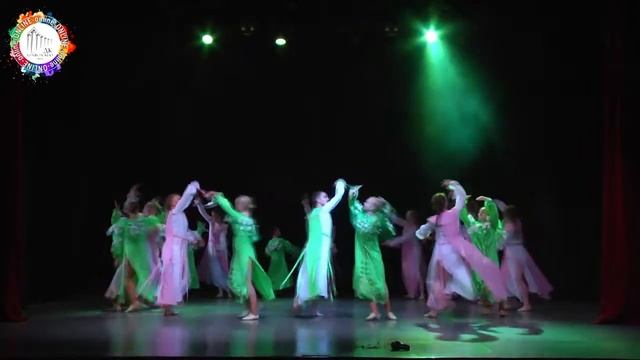 Творчество на дом! "Сад во дворе" - вокально-хореографический ансамбль "Живой свет" смотреть онлайн