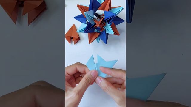Tutorial 18° Waterbomb Icosidodecahedron Star Kusudama (Unit Folding) смотреть онлайн