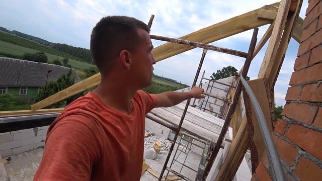 как я установил временный коньковый прогон. крою крышу