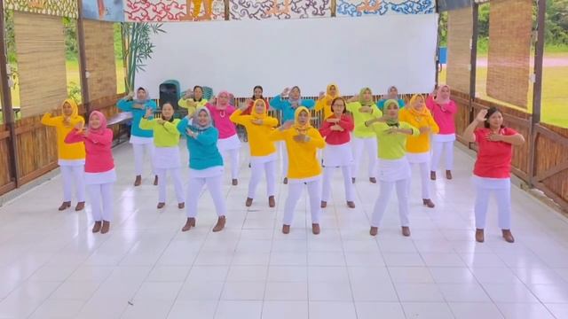 ONE MACARENA Line Dance /choreo : Wenrarika Josephine / Demo : ibu2 BJAP 2 смотреть онлайн