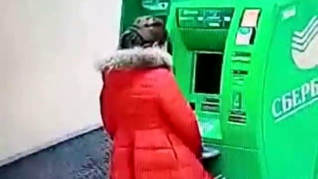 В Иркутске девушка украла конверт с деньгами смотреть онлайн