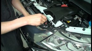 2. Снятие решетки переднего бампера Honda Stepwgn RP