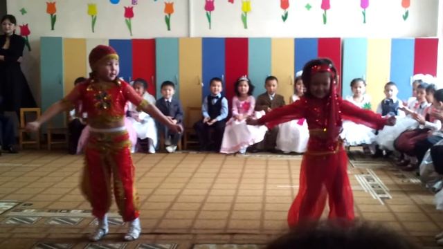 Смешной индийский танец детей смотреть онлайн