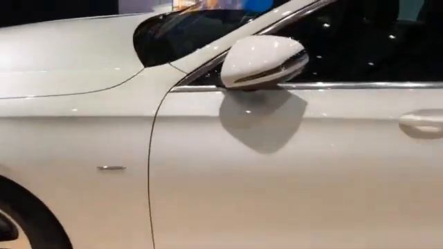 Lượn 1 vòng xinh tươi với em Mercedes-Benz E200 2019-2020 Sport màu trắng смотреть онлайн