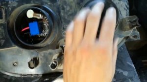 Снятие фар и ремонт выплавленных габаритов в них.(Niva chevrolet)