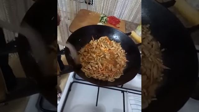ВОК (WOK) Курица терияки с лапшой удо смотреть онлайн