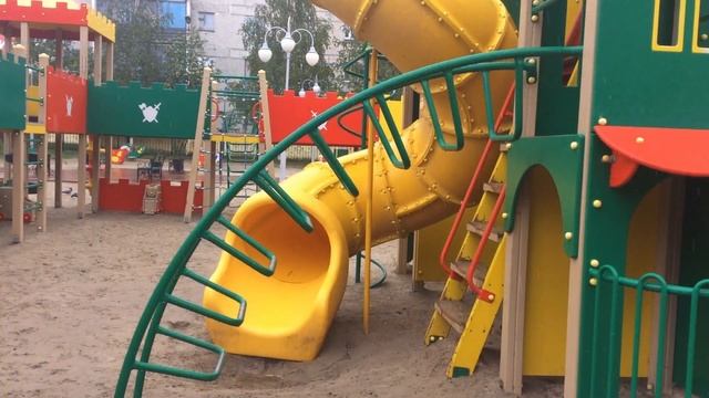 Детский игровой комплекс "Сказочное королевство" смотреть онлайн