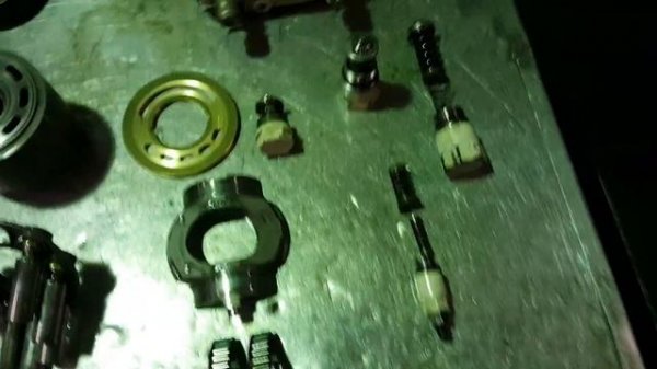 Ремонт гидравлического насоса REXROTH A10VG45 (LOCUST 1203).