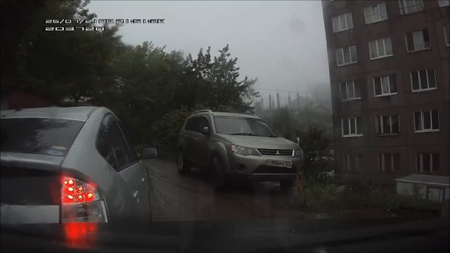 Приус идет на таран смотреть онлайн