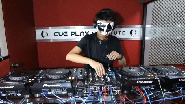 Dark_Knife @ CUE PLAY iNSTITUTE [BASS HOUSE] SESSION SET 🔥 смотреть онлайн