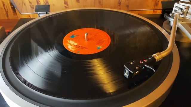 SILVER CONVENTION - Silver Convention - LP - VINYL GERMANY 1975 A1 Save Me 4:18 A2 I Like It 5:00 смотреть онлайн