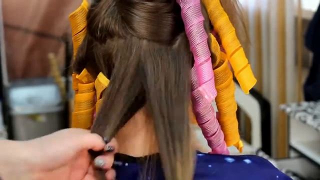 Шикарные локаны за 30 минут при помощи волшебных бигудей смотреть онлайн