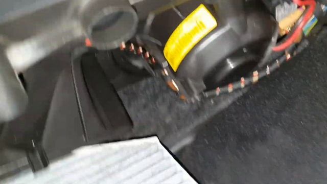 Cambio de filtro antipolen del aire acondicionado 2.0 tdi, volkswagen, seat, audi смотреть онлайн