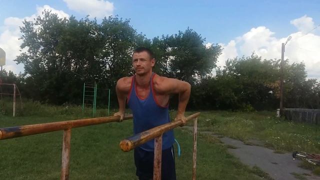 "Золотой стандарт" отжимания на брусьях смотреть онлайн