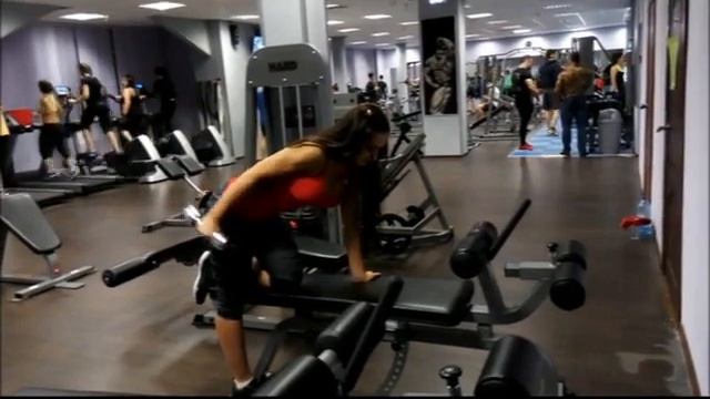 Юлия Белова - Разгибания рук с гантелями смотреть онлайн