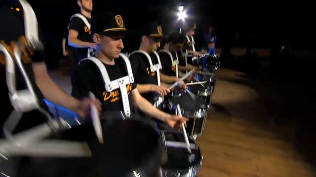 Самое яркое барабанное шоу!!!DrumArt Hip-Hop Style Marching Drums Show смотреть онлайн