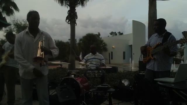 So Fresh and So Clean Clean ( Instrumental) смотреть онлайн