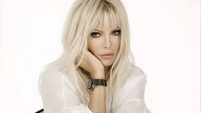 ‪Ajda Pekkan- Yakar Geçerim yeni albüm 2011.flv смотреть онлайн