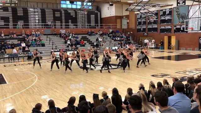 Basketball Halftime Girls game смотреть онлайн