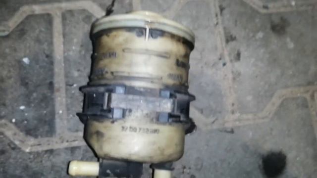 Как снять и прокачать насос Гур на Renault Trafic 1.9 dci смотреть онлайн