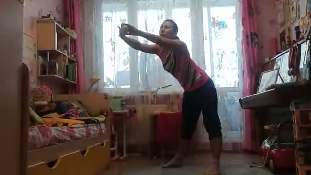 Упражнения с теннисным мячом смотреть онлайн