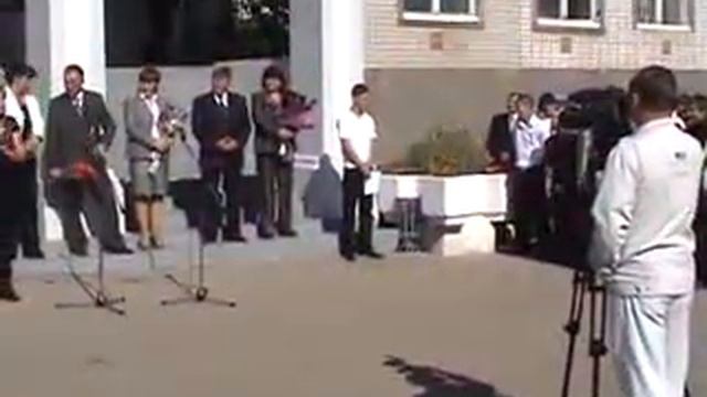 1 сентября линейка алина поет