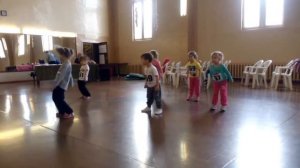 Дети танцуют хип-хоп.3-4 лет.