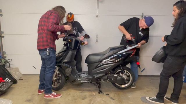 How To Assemble A Tao Motor Phoenix / Quantum 150 Cc Scooter #taomotor #taomotorfamily #scooter #gy смотреть онлайн