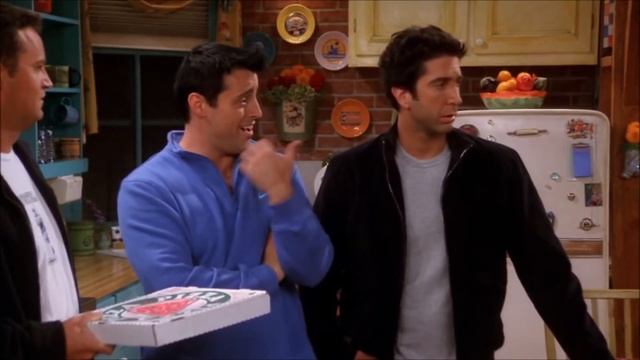 Как поцеловать друга в губы - Девушки Мотора смотреть онлайн