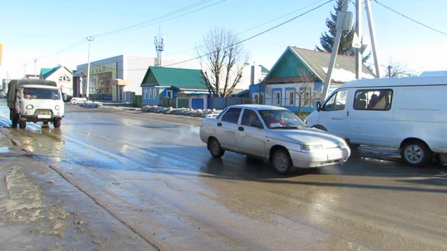 Попытка устроить карусель у бани на ул.Комарова.Балаково.10.02.2016 смотреть онлайн