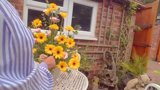 How To Make Front Facing Arrangement | Under £30