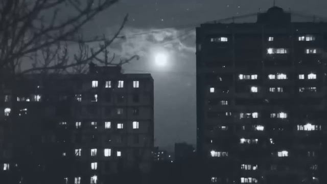 TBAPЬ ИЗ ВИДЕОЧАТА... (ВСЕ ЧАСТИ) Страшные истории от Гробовщика смотреть онлайн