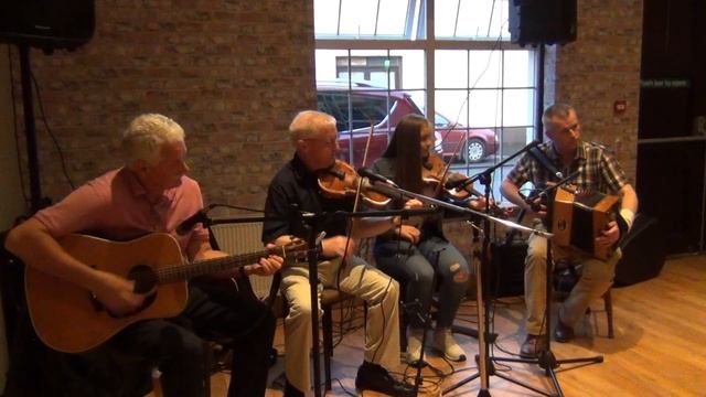 Pat Kirby appreciation function at Greyhound Bar Sixmilebridge. смотреть онлайн