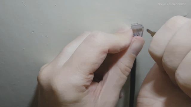 Как обжать витую пару с RJ-45 без инструмента. Несколько способов(инструкция). смотреть онлайн
