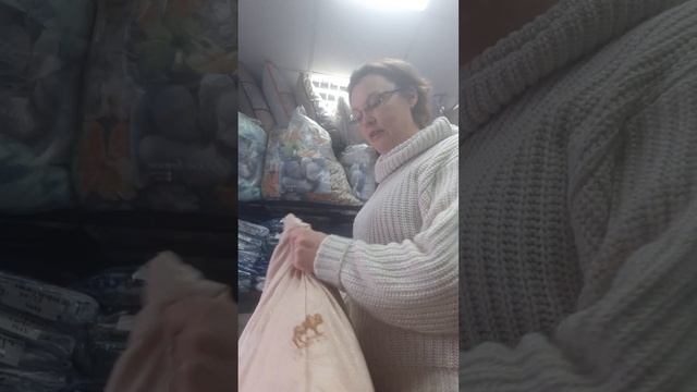 магазин одежды находится г.Киржач, мкр Кр.Октябрь, ул.Пушкина ,27а