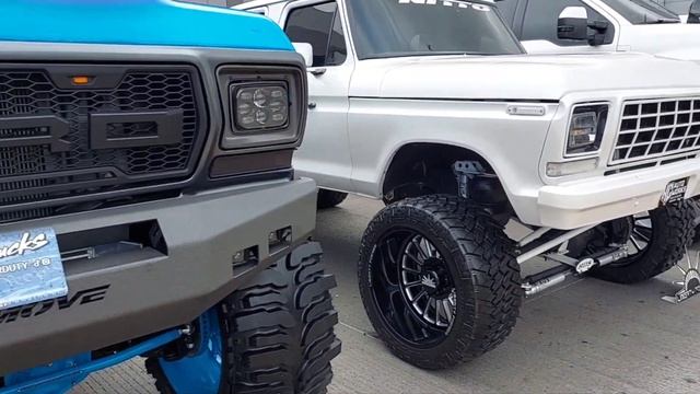 SEMA 2022 trucks and jeeps! outside! смотреть онлайн