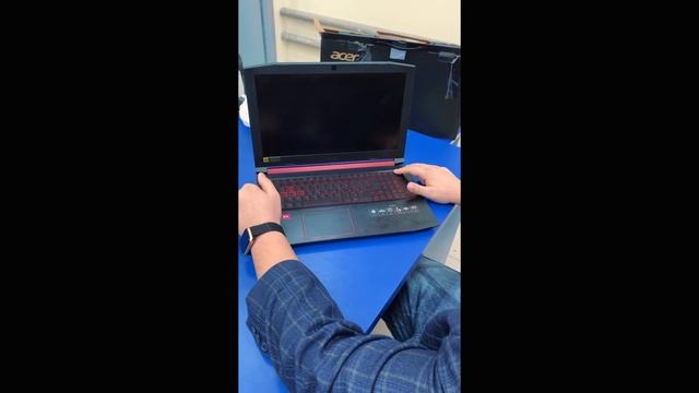 Как Сервисный Центр 4 раза Обманул Валеру c ноутбуком?!?? смотреть онлайн