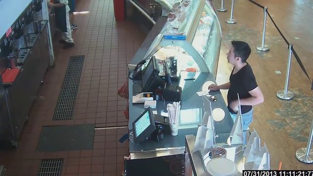 Guy Steal a Cell Phone Как красиво украсть телефон смотреть онлайн